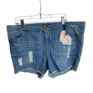 Freestyle women’s distressed jean shorts women’s size 20 New with tags